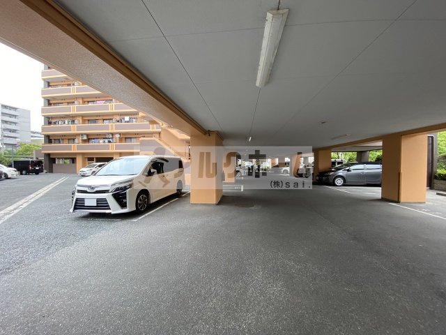 パラッツォ・ディ・ミヤモトの駐車場