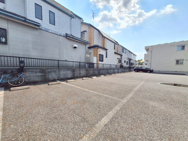 グランメールの駐車場|駐車スペースもあります