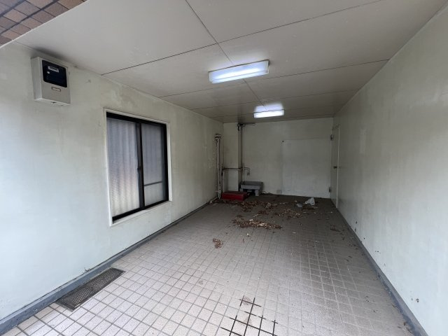 サウナ×ルーバルあります！整いリフォーム【保土ヶ谷区峰岡町】中古戸建の駐車場|カースペースがあります