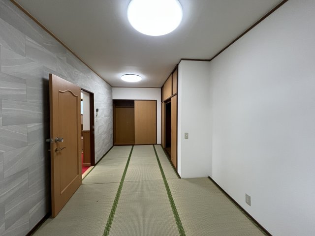 サウナ×ルーバルあります！整いリフォーム【保土ヶ谷区峰岡町】中古戸建の和室|フローリングだけでなく、和室もあります