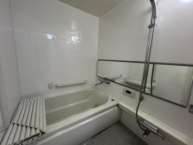 サウナ×ルーバルあります！整いリフォーム【保土ヶ谷区峰岡町】中古戸建の浴室|お風呂です