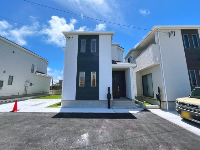 ハートフルタウンうるま市赤野　B号棟の外観