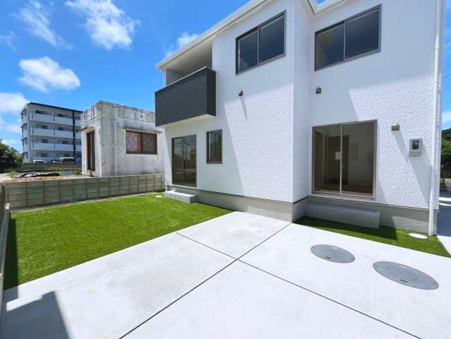 ハートフルタウンうるま市赤野　B号棟の駐車場