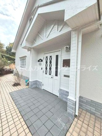 亀岡市篠町篠下長尾　貸店舗のエントランス