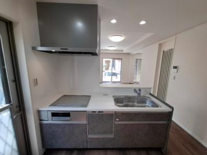 堺市中区福田　リフォーム済み3SLDK中古戸建のキッチン|システムキッチン新調しています