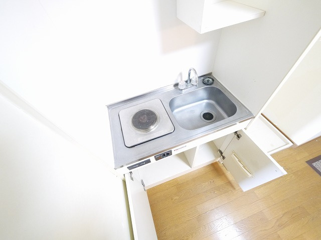 レオパレス冨田のキッチン|お料理しやすいキッチンです