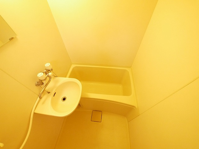 レオパレス冨田の浴室|日々の暮らしに欠かせないお風呂です