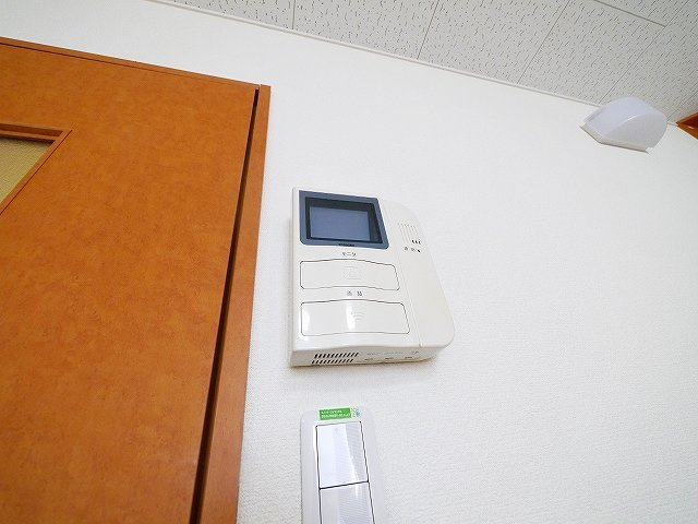レオパレスクレール　ヨシノのセキュリティ|お顔が見えるモニター付きインターホンもございます。