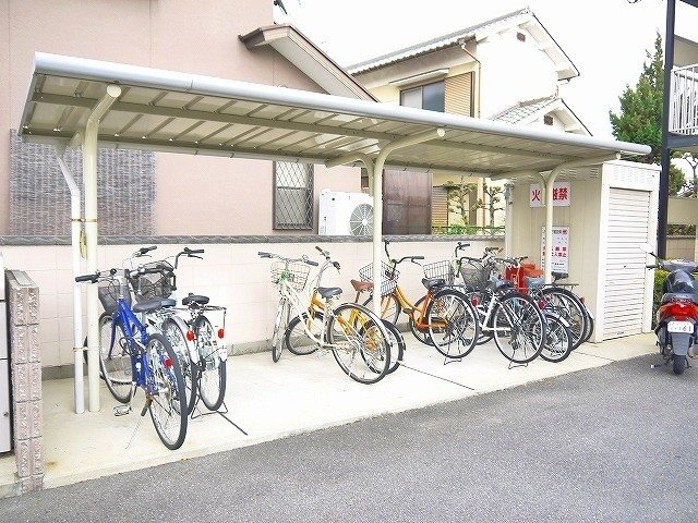 レオパレスクレール　ヨシノのその他共用部分|自転車置場