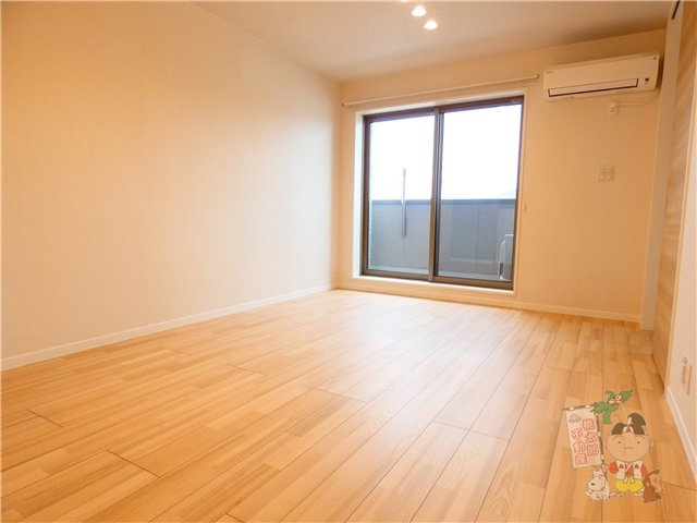 キャステルガーデンの居間・リビング