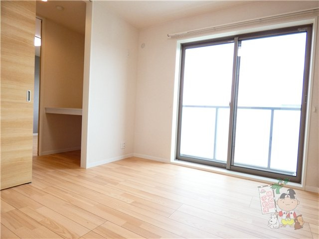 キャステルガーデンの居間・リビング