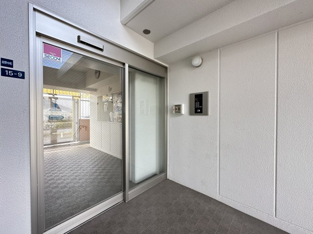高知インターマンションのエントランス