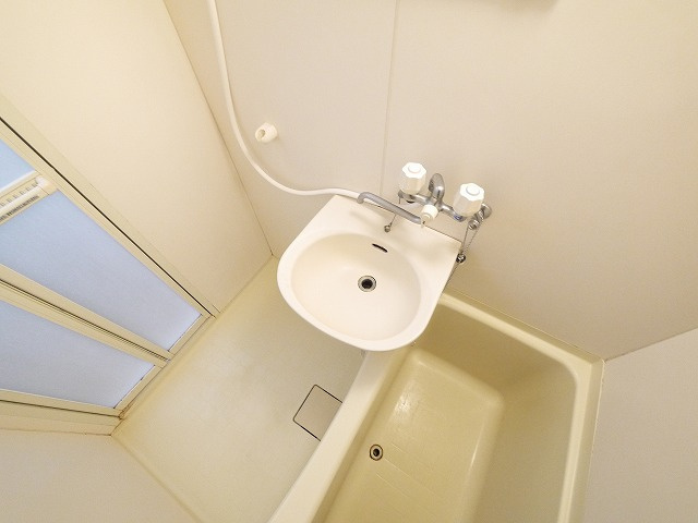レオパレス冨田の浴室|お風呂です