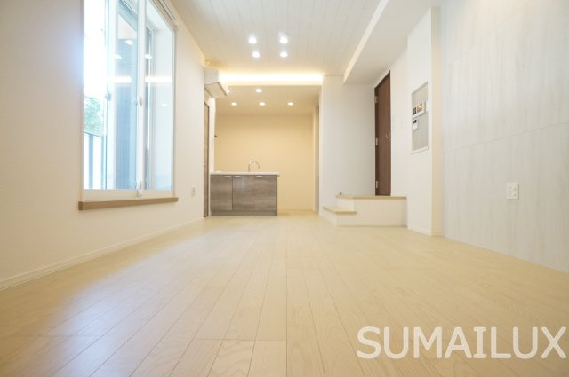 熊本市中央区春竹町大字春竹のアパートの居間・リビング