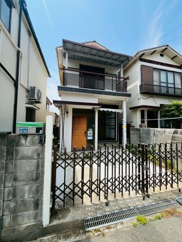 旭が丘3丁目貸家の駐車場