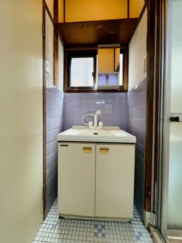 旭が丘3丁目貸家の洗面所