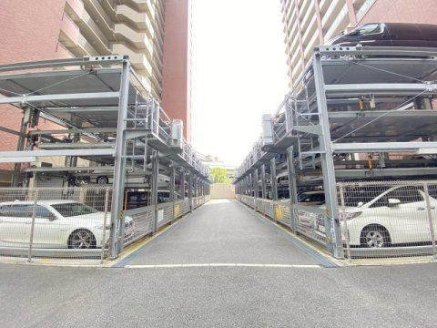 阿波座ライズタワーズ フラッグ46（OMPタワー）の駐車場
