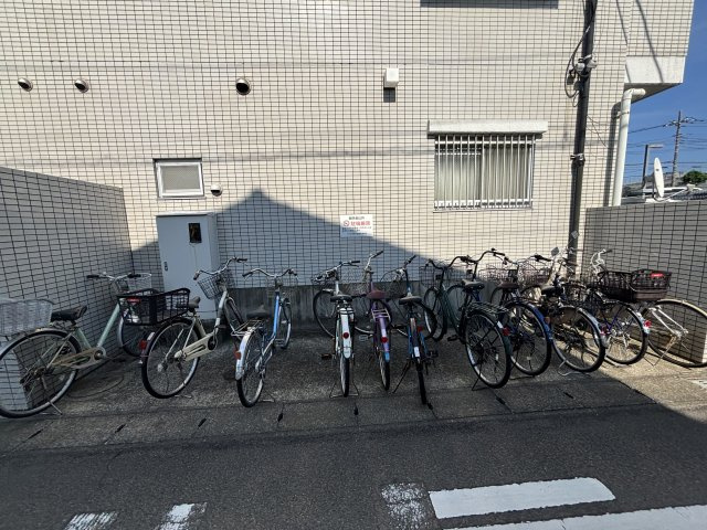 クリオ平塚六番館の駐輪場