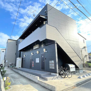 クレア新守西のエントランス