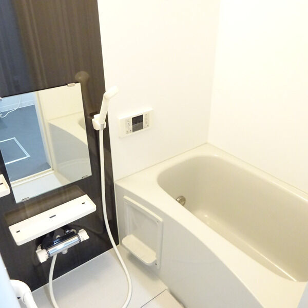 クレア新守西の浴室