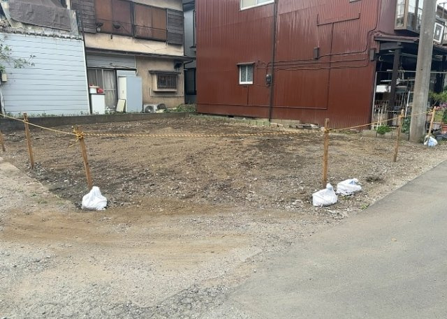 【外観】 | 物件の詳細については、現地を見てわかること以外に、役所や法務局などで調べないとわからないことがあります。そのため、現地に行く場合は、もしこの物件を買ったらどのような生活ができるかをイメージしましょう。