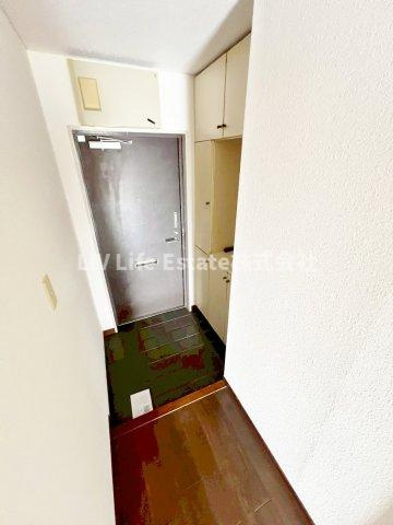 一橋学園ガーデニアの玄関