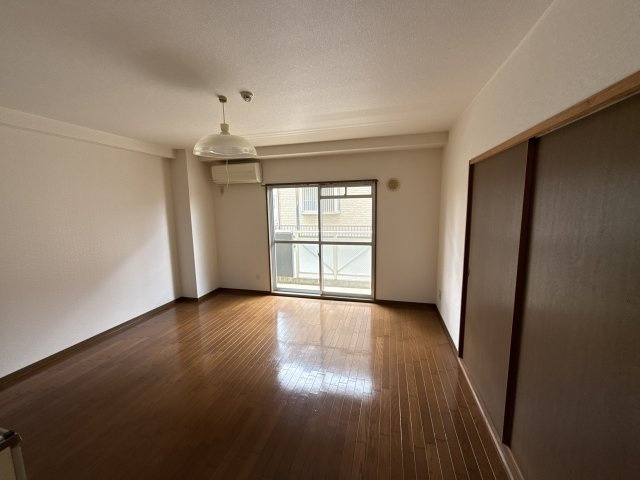 グリーンコスモ田井の居間・リビング