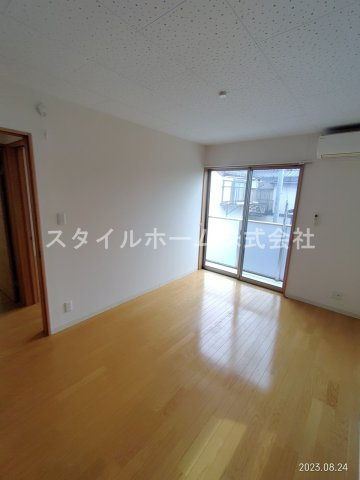 OUR HOUSEの居間・リビング