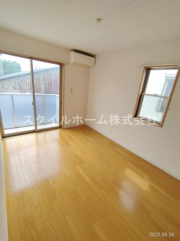 OUR HOUSEの居間・リビング