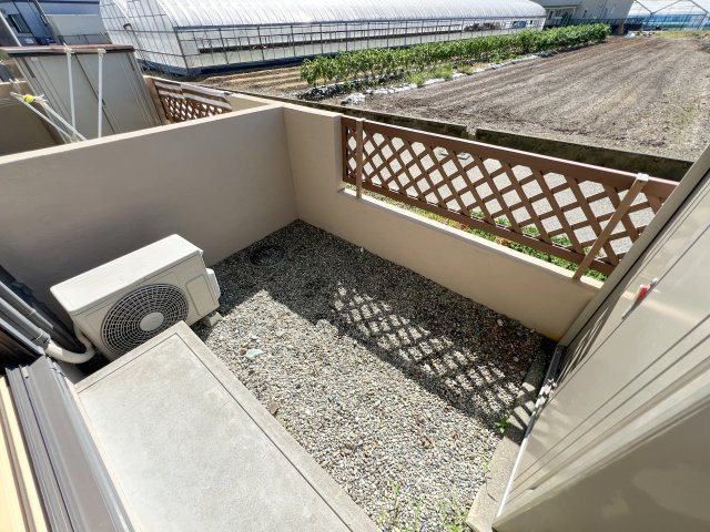 リビングタウン万々 C棟のバルコニー