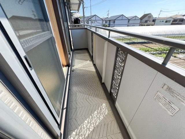 リビングタウン万々 C棟のバルコニー