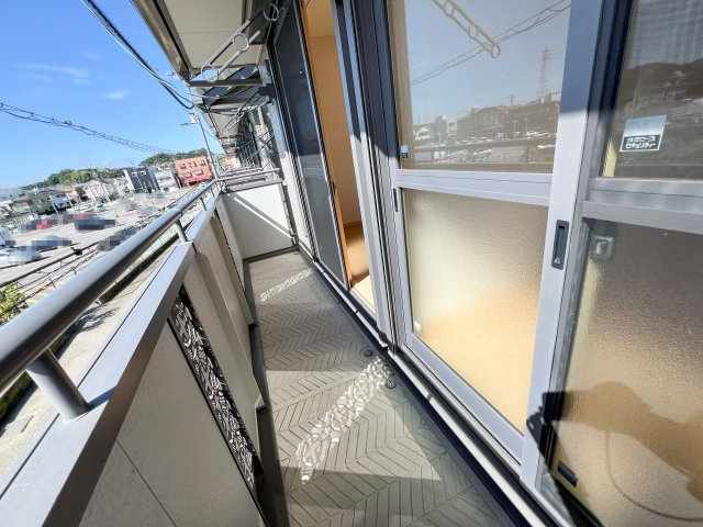 リビングタウン万々 C棟のバルコニー