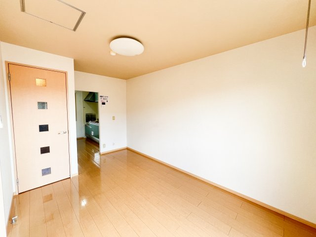 ビレッジ北久保 C棟の洋室