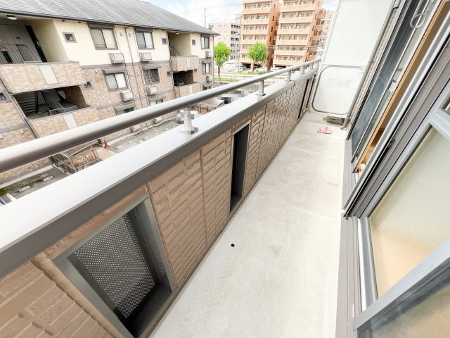 ビレッジ北久保 C棟のバルコニー