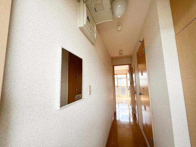 ビレッジ北久保 C棟の玄関