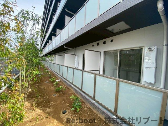 ケーディーエックスレジデンス原木中山の庭