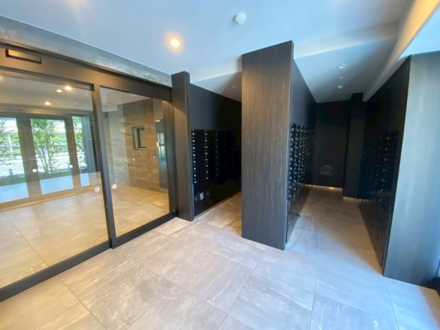 ケーディーエックスレジデンス原木中山のロビー