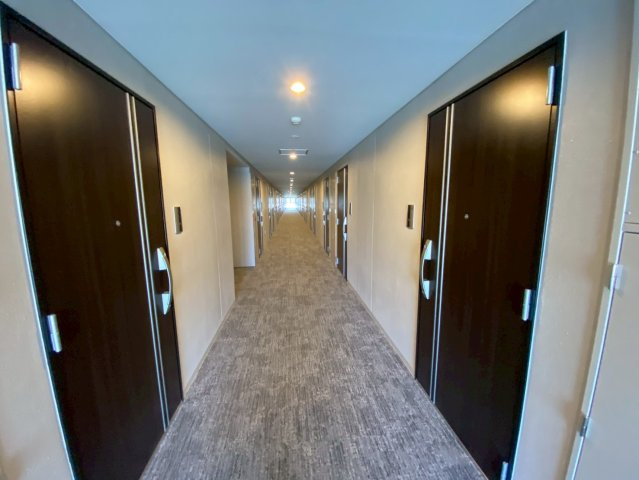 ケーディーエックスレジデンス原木中山のロビー