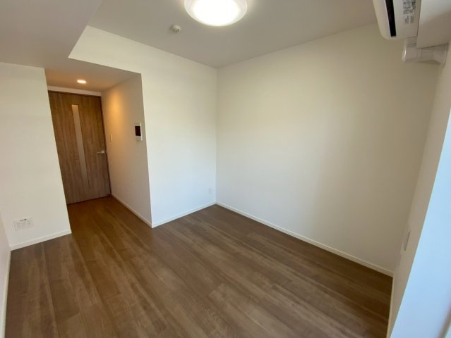 ケーディーエックスレジデンス原木中山の洋室