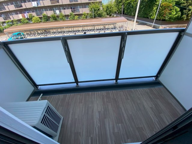 ケーディーエックスレジデンス原木中山のバルコニー