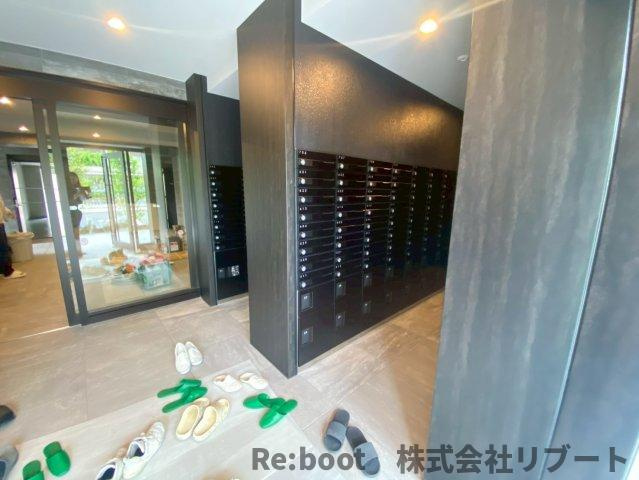 ケーディーエックスレジデンス原木中山のロビー