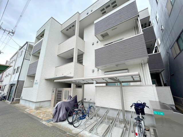 フジパレス十三の外観