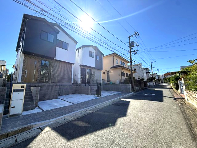 スーパーマーケット徒歩圏内　閑静な住宅街