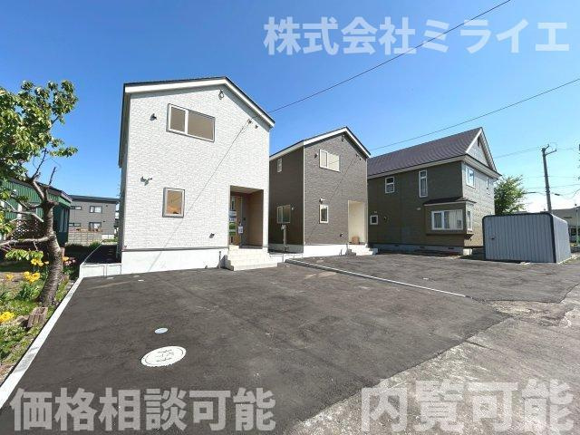 【新築戸建】札幌市東区東苗穂13条2丁目2棟の駐車場|駐車2～3台可