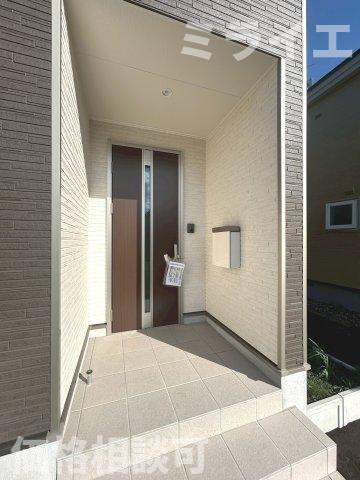 【新築戸建】札幌市東区東苗穂13条2丁目2棟のエントランス