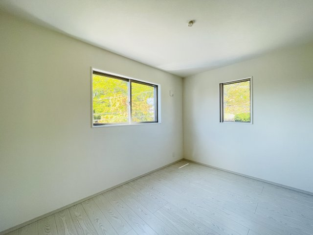 『八王子市新築戸建て』八王子市北野台2-26-12【仲介手数料無料】　９期の洋室|～仲介手数料無料☆八王子ひなた不動産～　八王子市北野台　新築戸建て