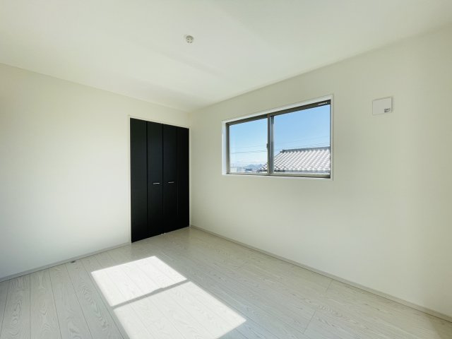 『八王子市新築戸建て』八王子市北野台2-26-12【仲介手数料無料】　９期の洋室|～仲介手数料無料☆八王子ひなた不動産～　八王子市北野台　新築戸建て