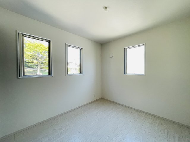 『八王子市新築戸建て』八王子市北野台2-26-12【仲介手数料無料】　９期の洋室|～仲介手数料無料☆八王子ひなた不動産～　八王子市北野台　新築戸建て