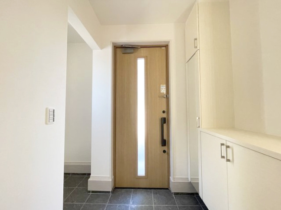 『八王子市新築戸建て』八王子市北野台2-26-12【仲介手数料無料】　９期の玄関|～仲介手数料無料☆八王子ひなた不動産～　八王子市北野台　新築戸建て