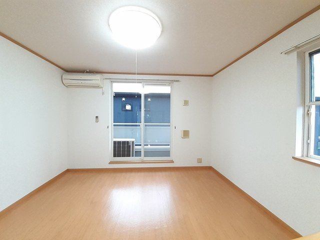 ル・オマージュⅢの居間・リビング|こちらの居間で趣味の時間をお楽しみください